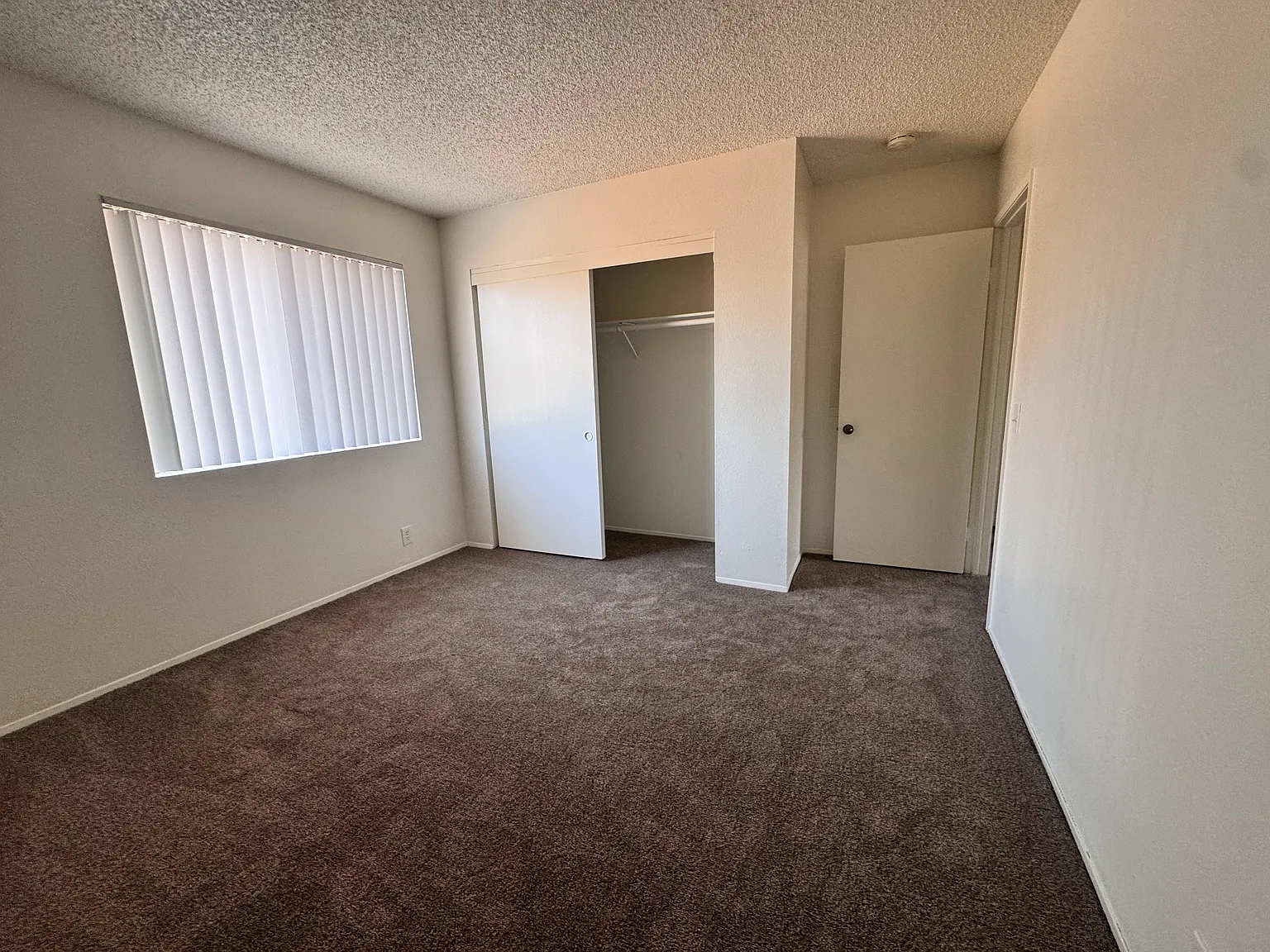 2 bed, 850 sqft, $2,080 — Photo 4