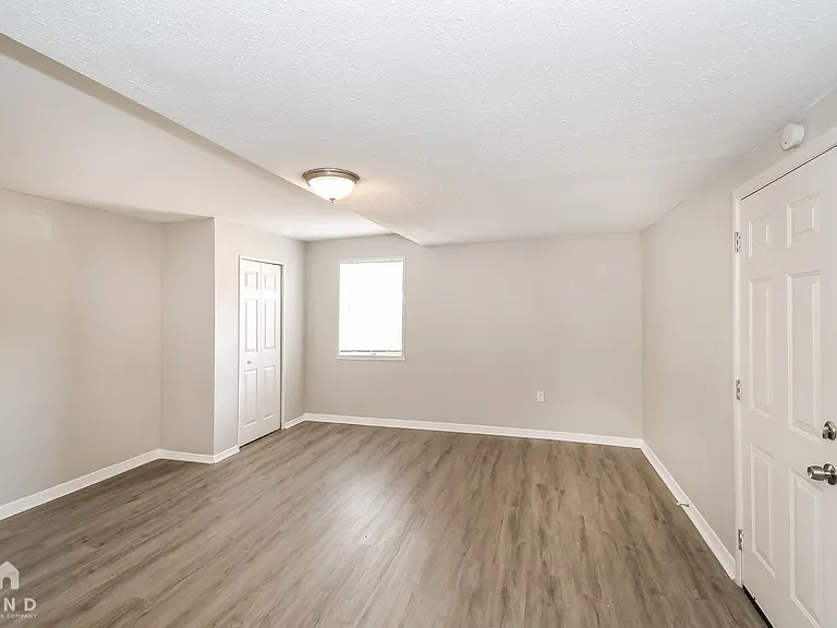 214 N Whitney St — Photo 7