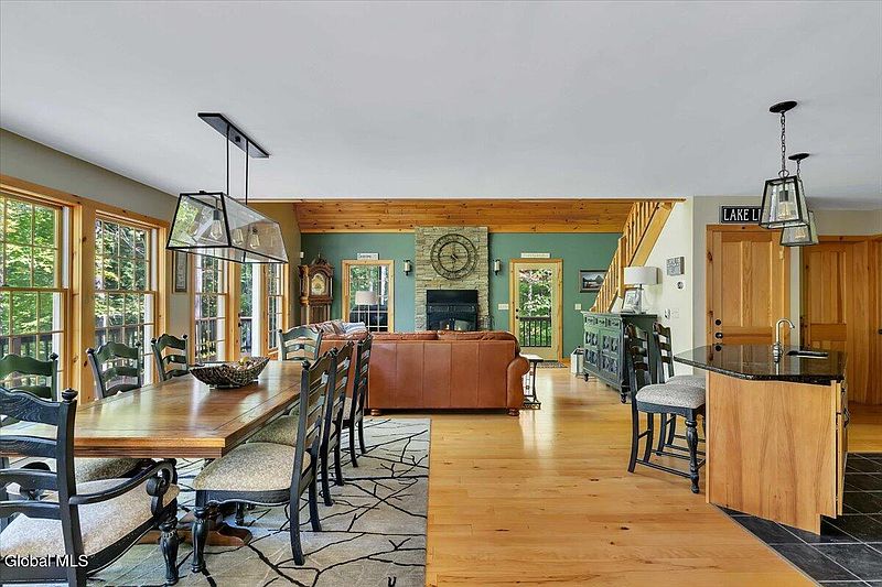 5th image of 211 Blue Bay Road