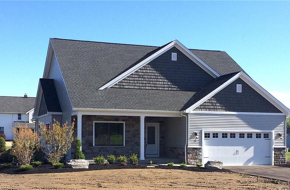 1st image of 2 Golden Oak Ln