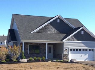 2 Golden Oak Ln, Orchard Park, NY 14127