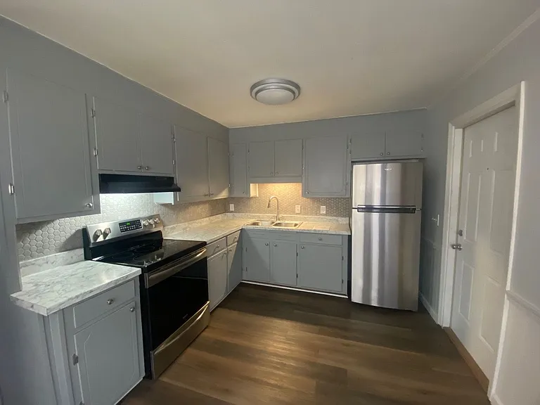 221 Ramblewood Dr — Photo 9