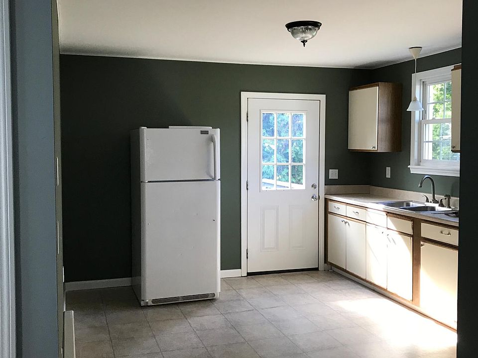1st image of 18 Gage Ave APT B