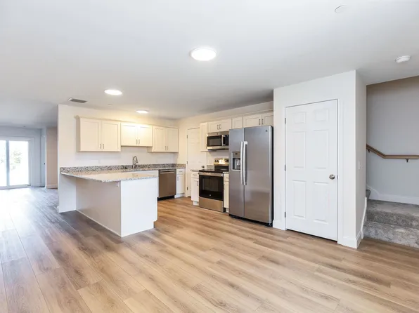 34 Trail's Edge Common, Peterborough, NH 03458