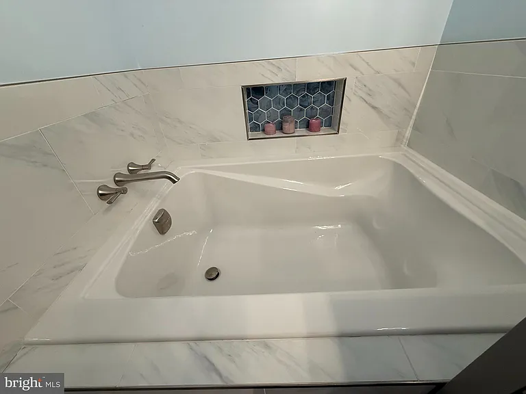 5832 Apsley House Ct — Photo 8