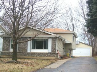 1103 Coolidge Ave, Wheaton, IL 60189