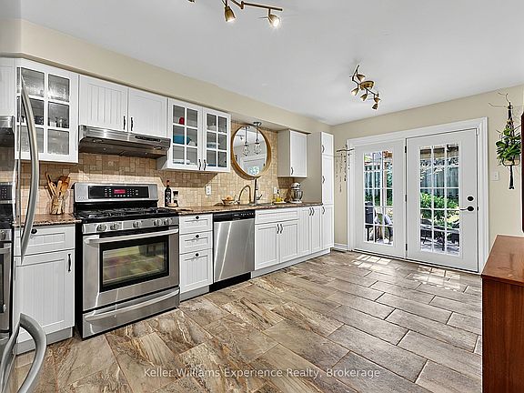 4th image of 1044 Dina Cres