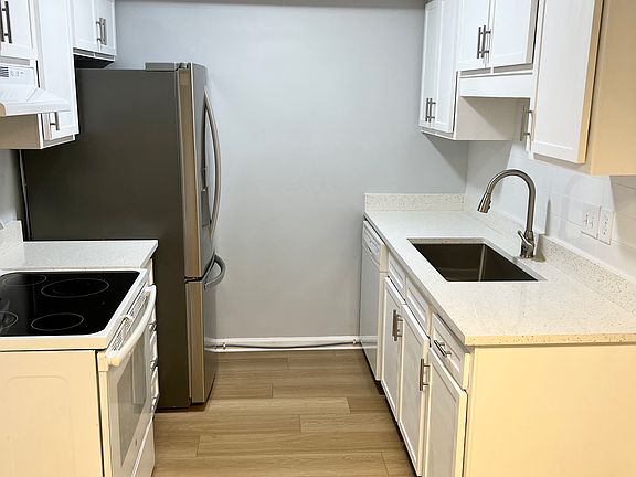 3rd image of 921 Nabors Dr APT 11