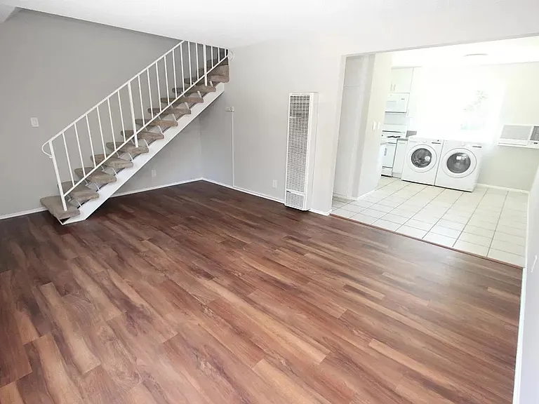 285 E Del Mar Blvd #1 — Photo 8