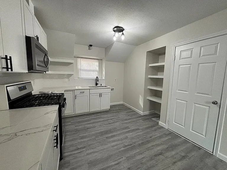 510 Alliance St — Photo 3