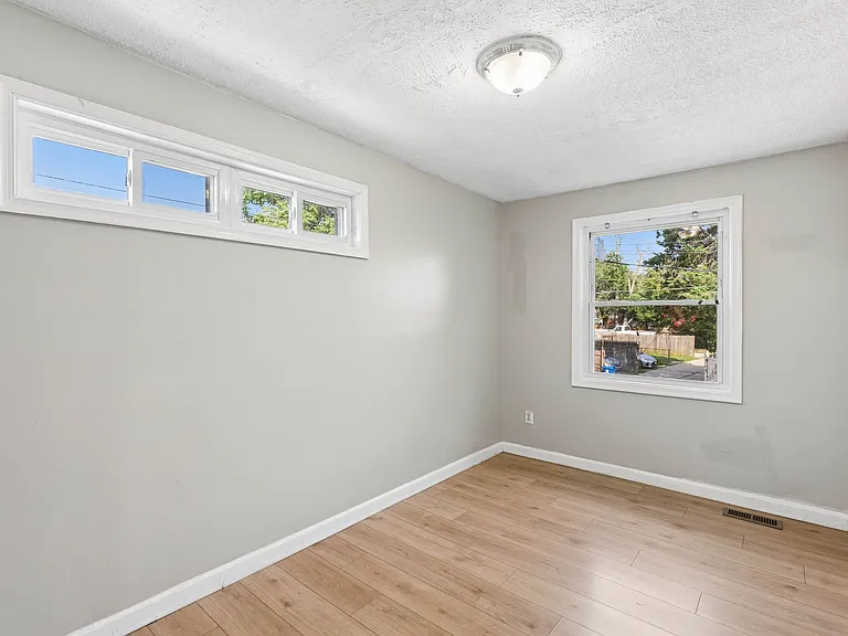 2801 Hinsdale Dr — Photo 23