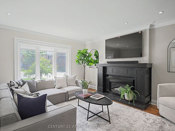 3rd image of 62 Lynngrove Ave