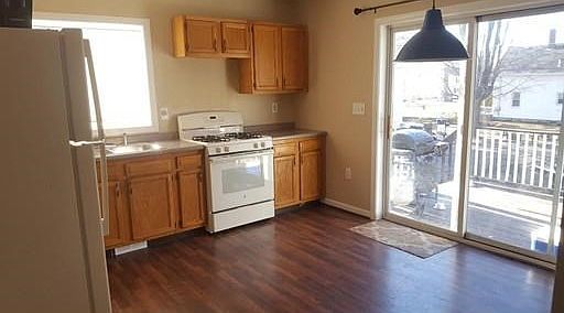 3rd image of 225 School St #225