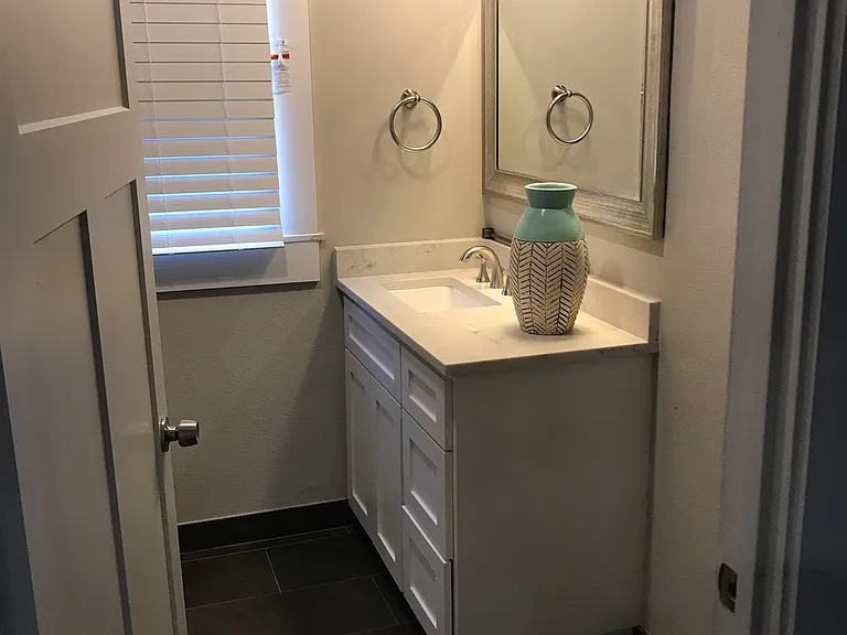 415 S Union Ave — Photo 5