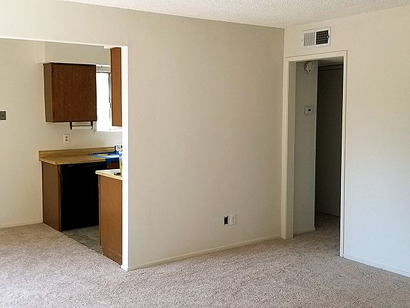 2nd image of 1550 W Ashlan Ave APT 226