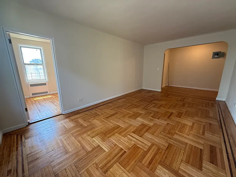 120 Kenilworth Pl #4 — Photo 1