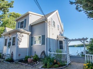 19 Ocean Ave, Halifax, MA 02338