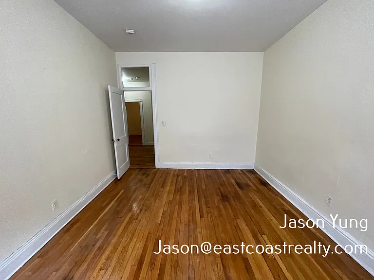27 Queensberry St #2 — Photo 8