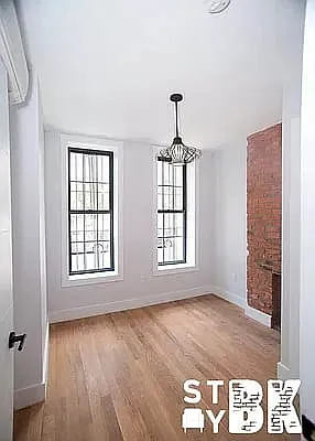 Rented by Signature Property Realty | media 18