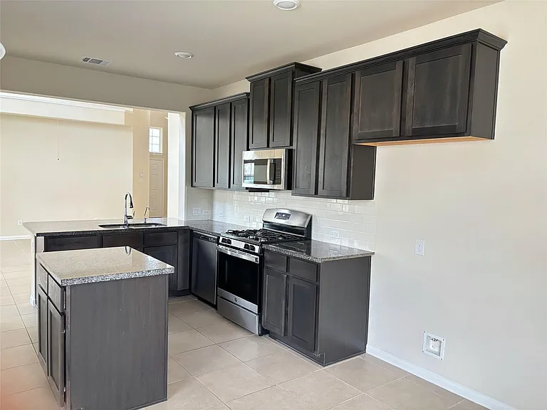 6034 Prince Place Dr — Photo 17