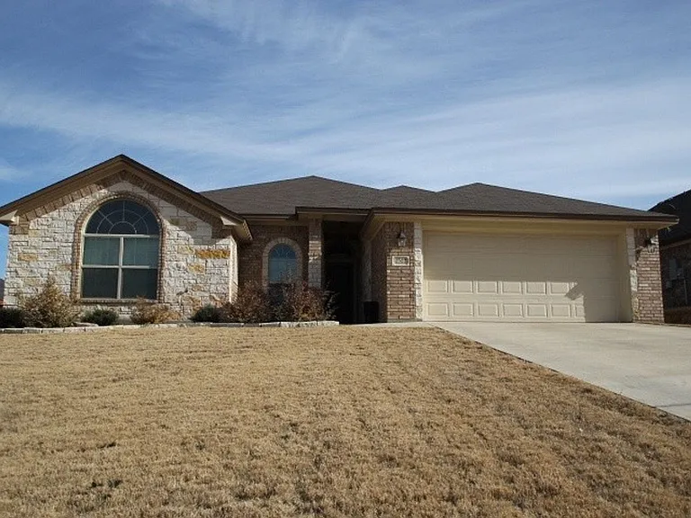 2522 Boxwood Dr — Photo 1