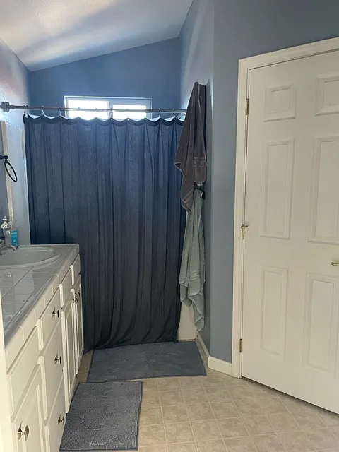 3 bed, 2.5 bath, 1605 sqft, $3,250 — Photo 3