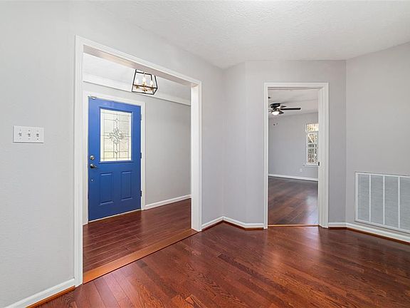 5th image of 28 Stony Creek Dr