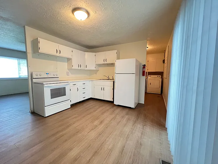 1206 Mount Vernon Dr — Photo 3