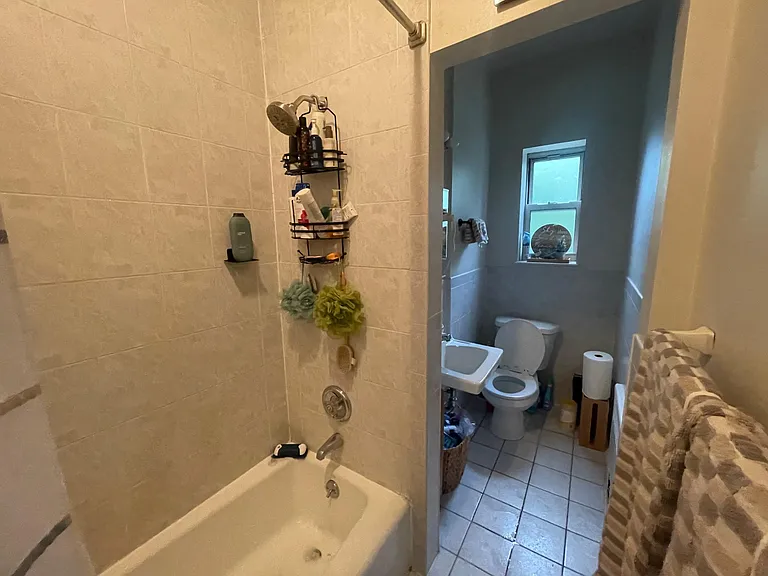 205 W Broadway #6B — Photo 5