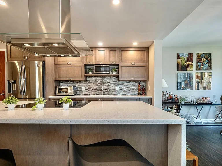 320 Fort Duquesne Blvd #19L — Photo 8