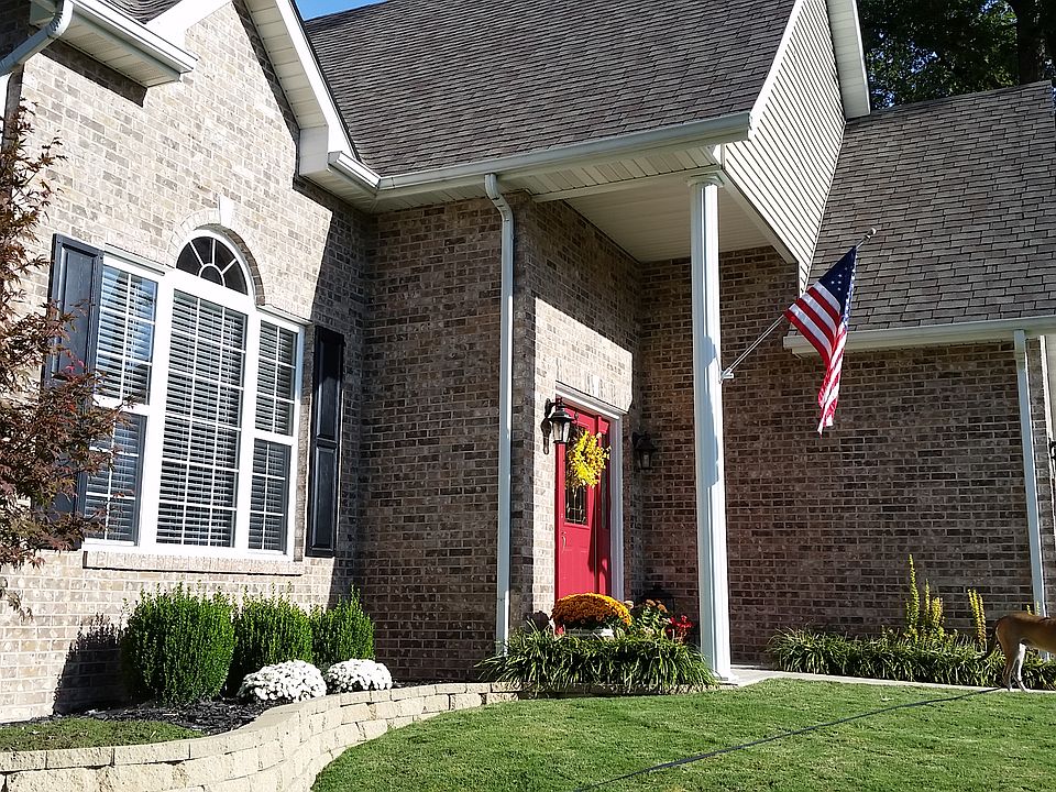 1st image of 13 Clark Dr