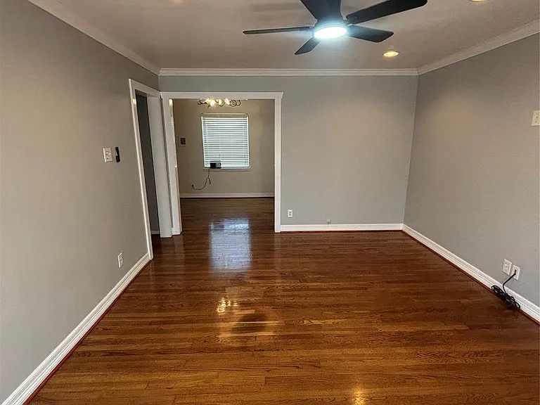 10510 Sierra Dr — Photo 2