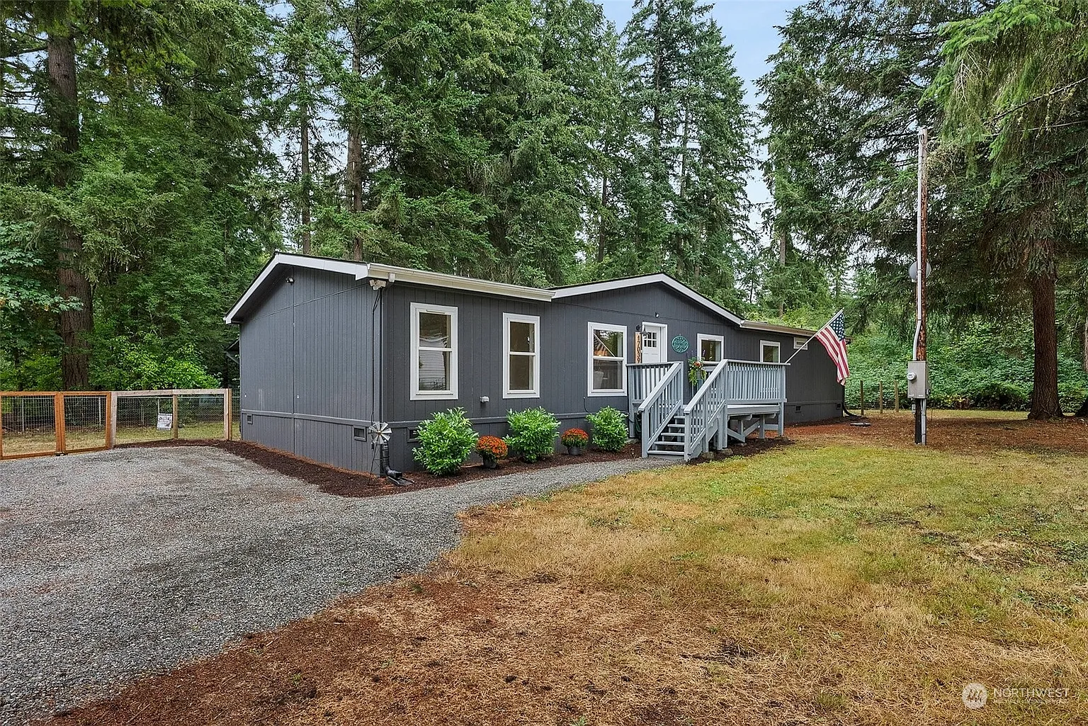 17039 Heather Lane SE photo 1