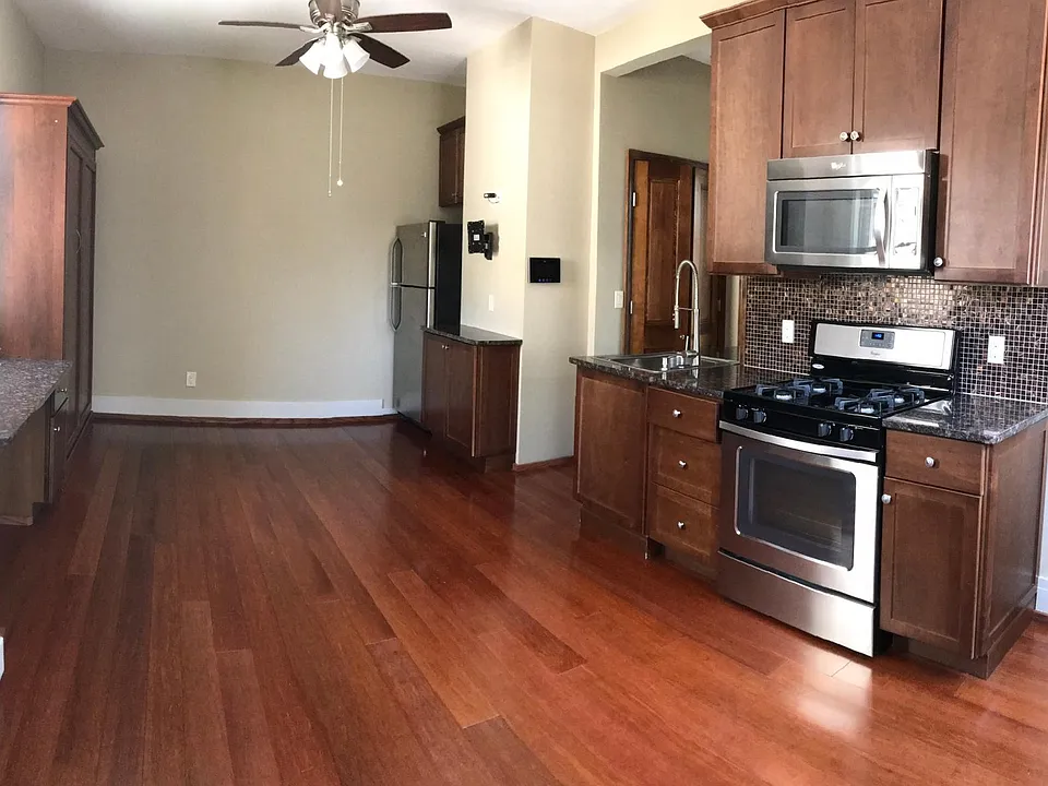 615 W Ferry St #3