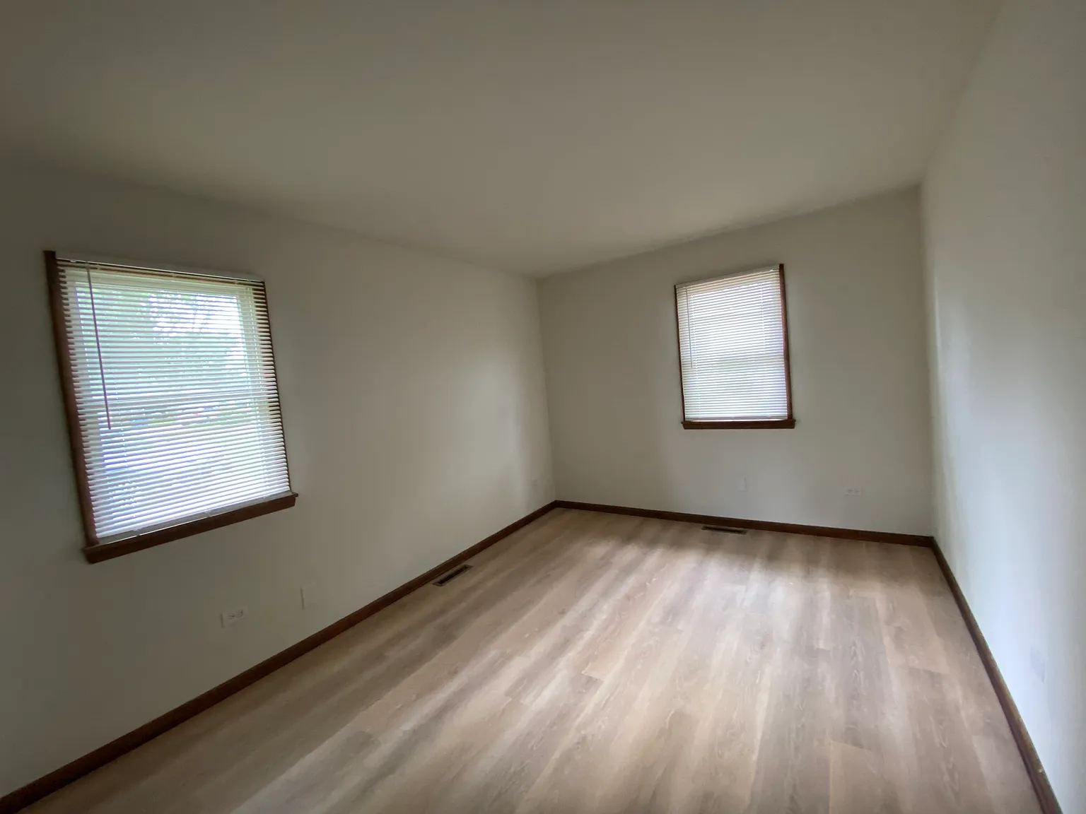 3 bed, 1200 sqft, $2,450 — Photo 4