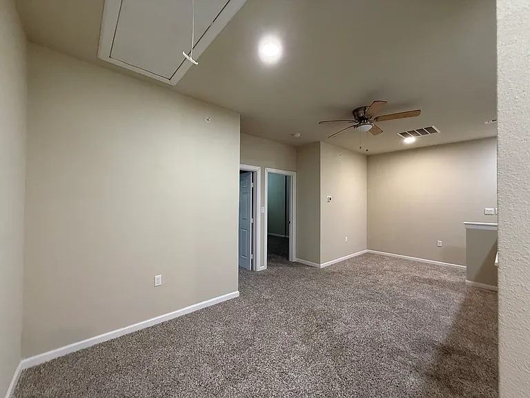 230 Heritage Ct — Photo 11