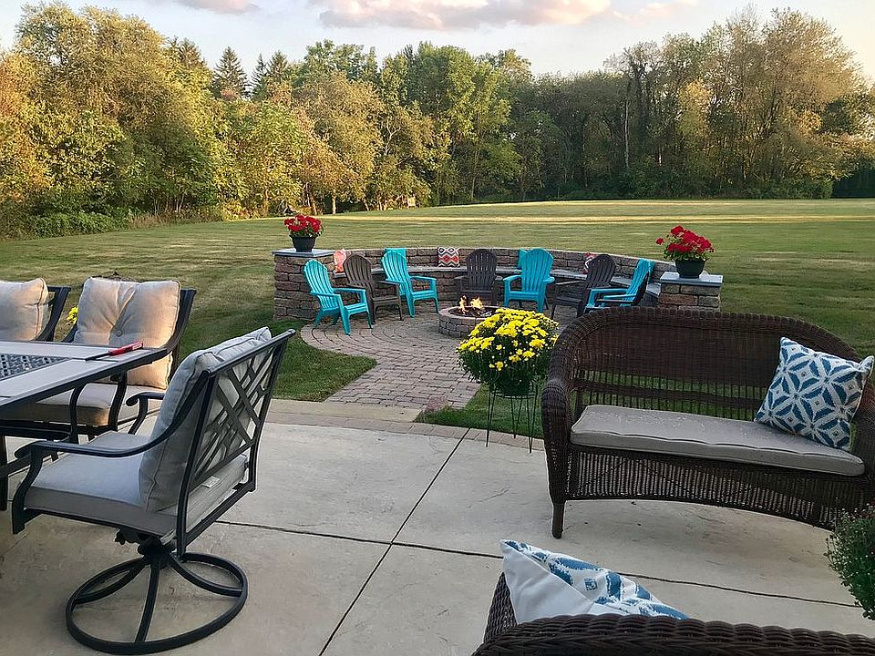 2nd image of 2098 McGinty Rd NW