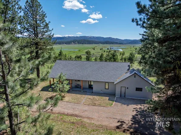 190 Wilderness Lake Rd, Cascade, ID 83611