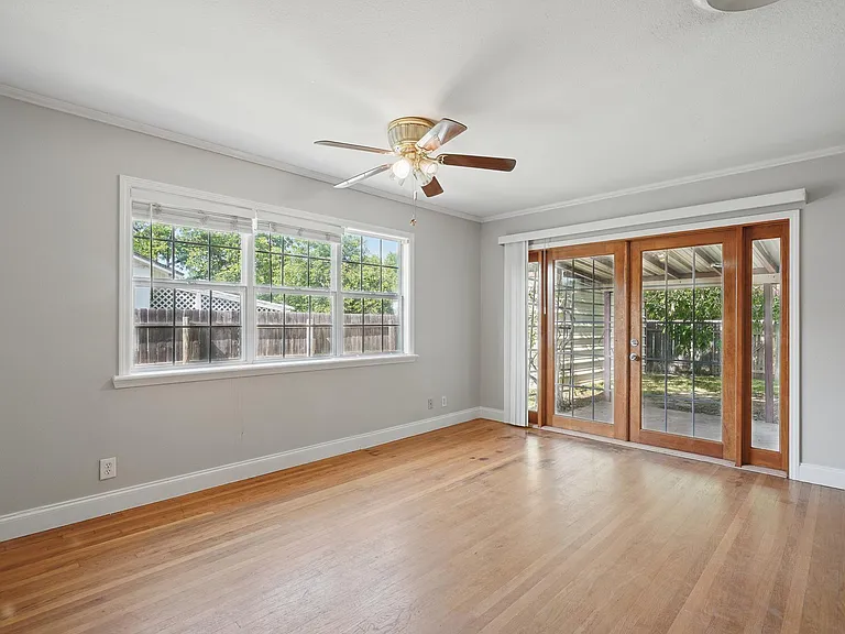 3333 Sayles Blvd — Photo 8