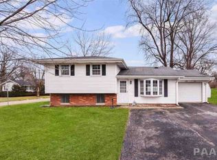 1901 Springfield Rd, East Peoria, IL 61611