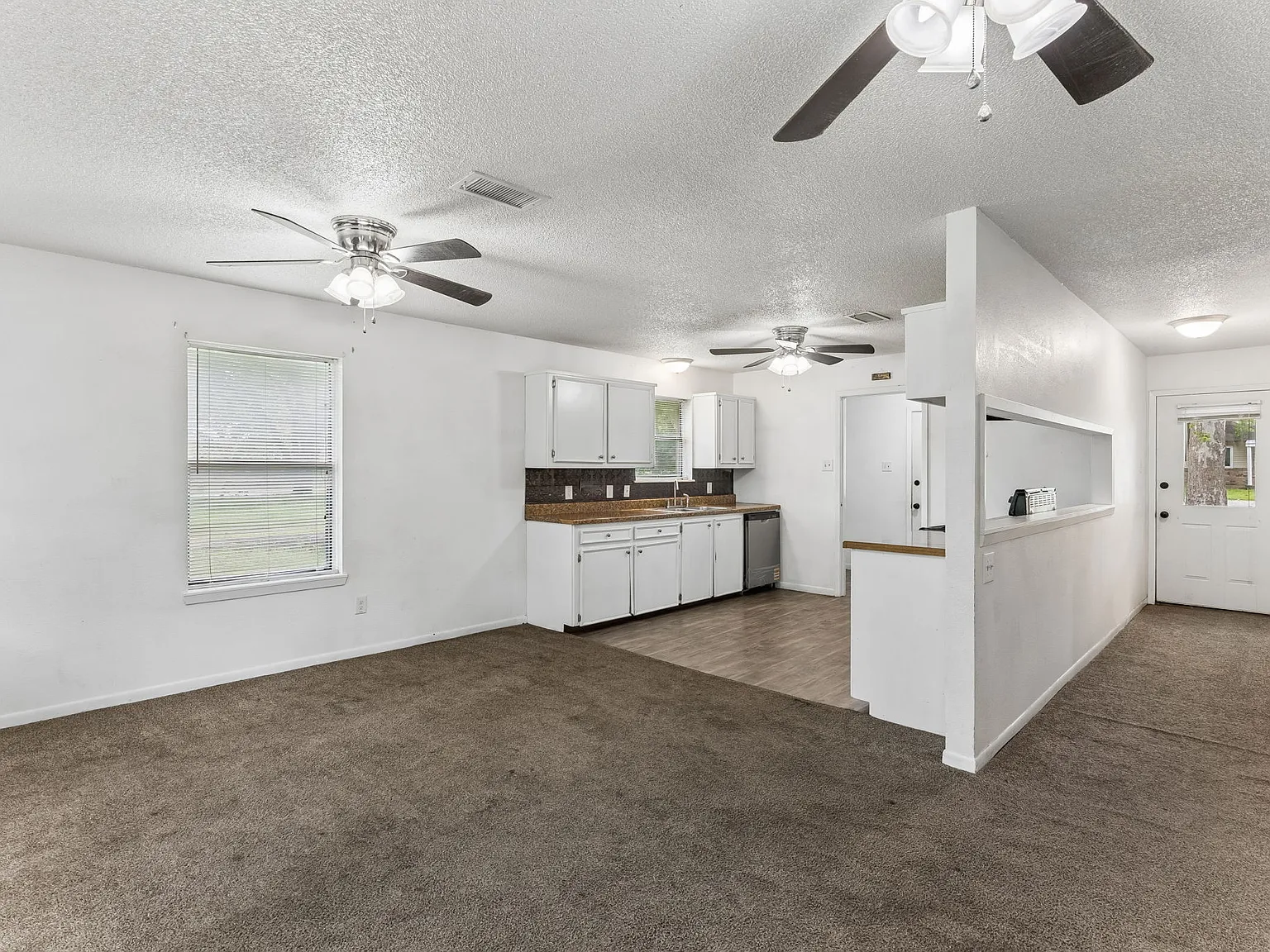 3 bed, 1170 sqft, $1,650 — Photo 4