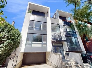 1114 W Chestnut St #2W, Chicago, IL 60642