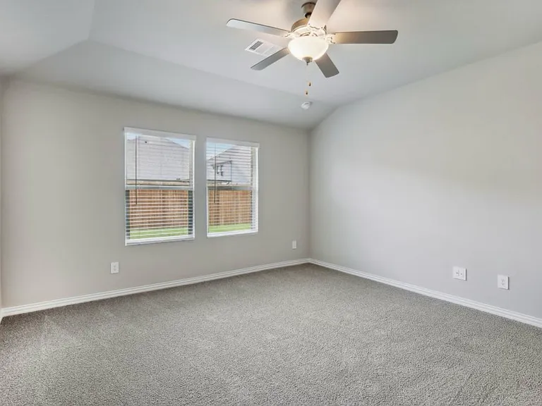 612 Huntley Dr — Photo 34