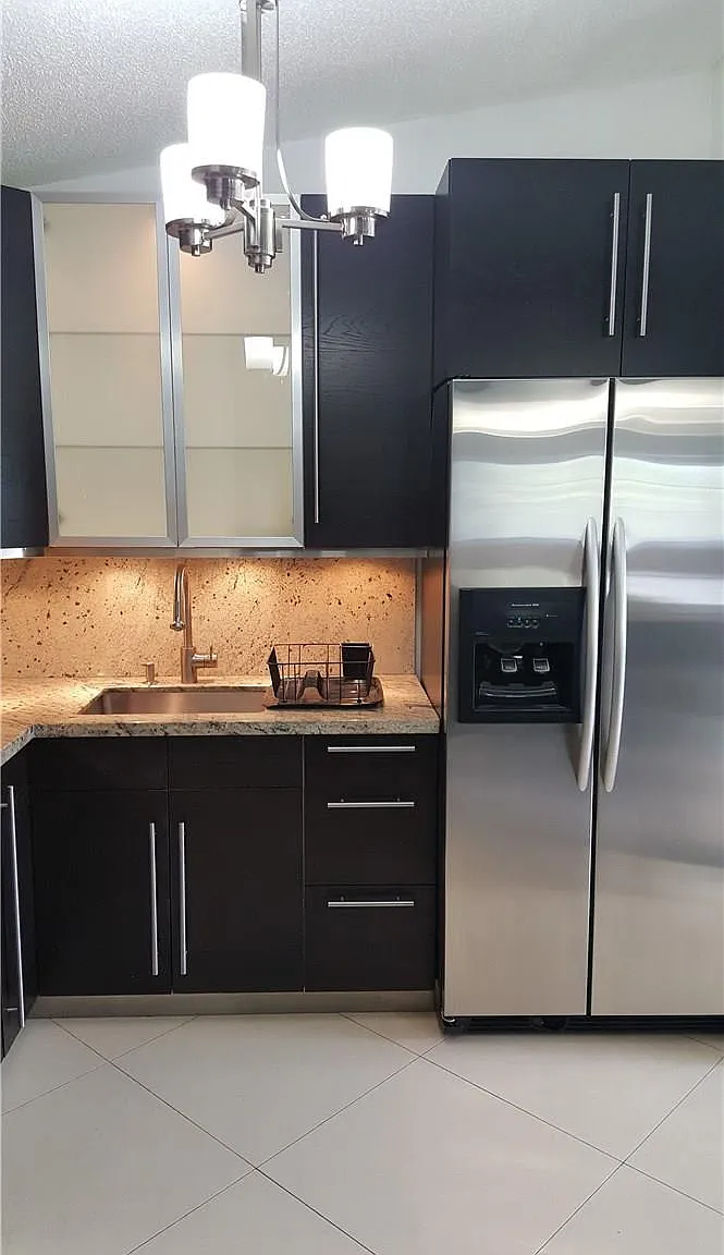2 bed, 1.0 bath, 749 sqft, $1,850 — Photo 4