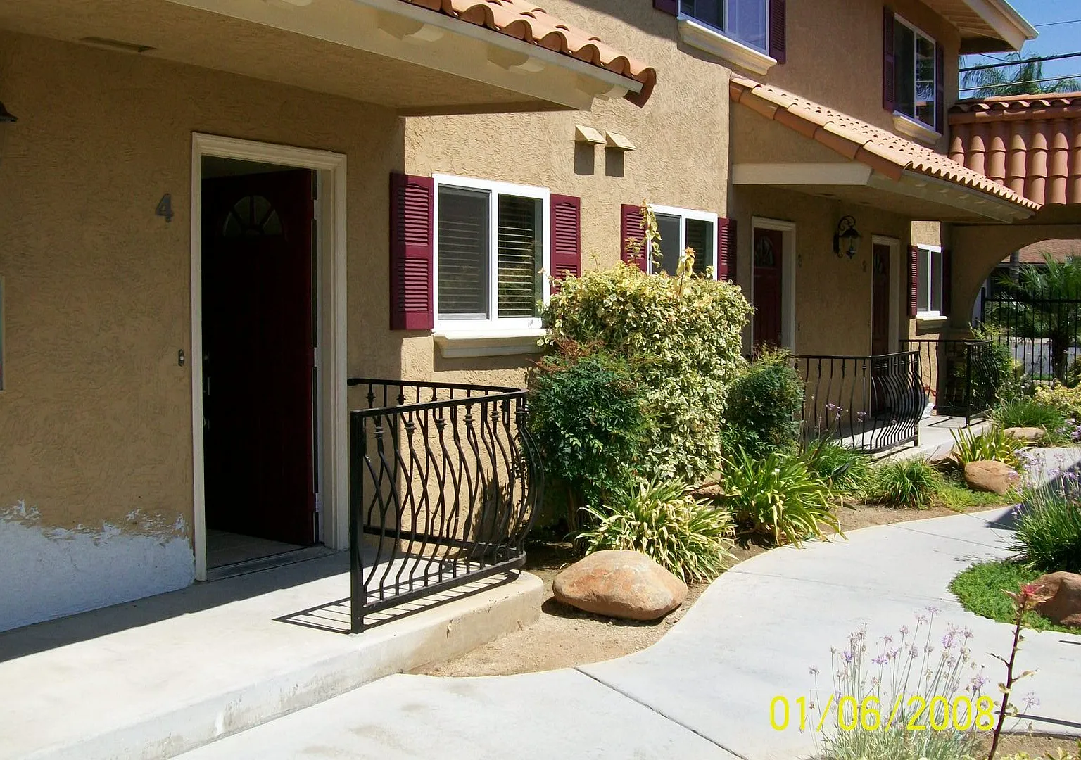 2 Bed 1.5 Bath Condo — Photo 2