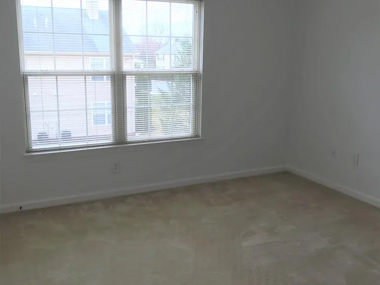 111 Oriole Ct — Photo 5