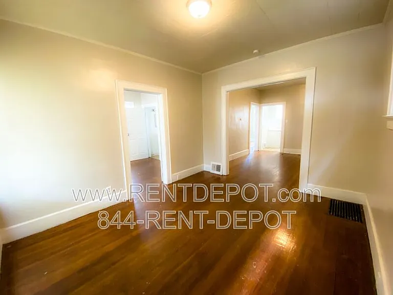 1415 E Indiana St — Photo 3