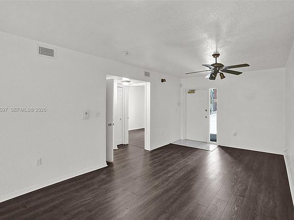3rd image of 975 NE 34th Ave Unit 103
