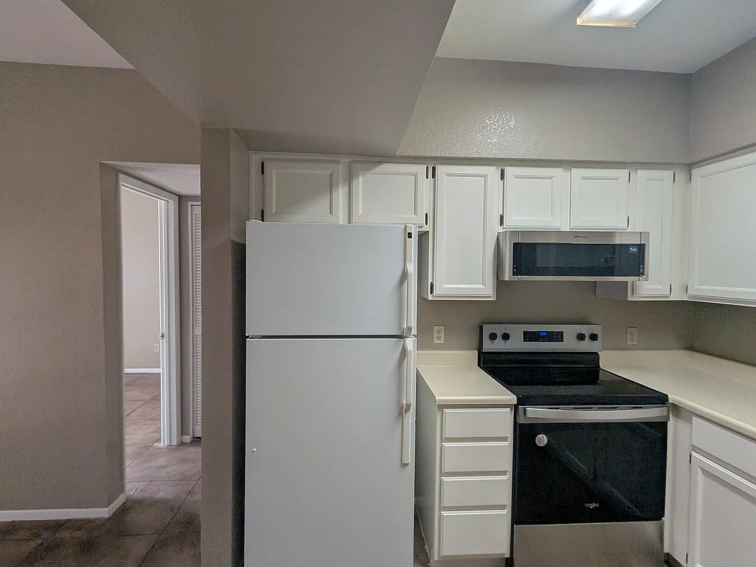1 bed, 703 sqft, $900 — Photo 3