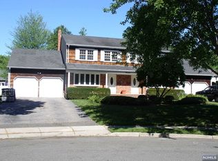14 Daisy Way #A, Paramus, NJ 07652